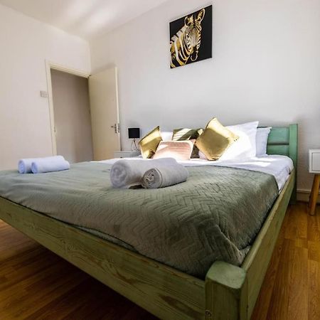Pristine 3 Beds Hackney E9 Apartman London Kültér fotó